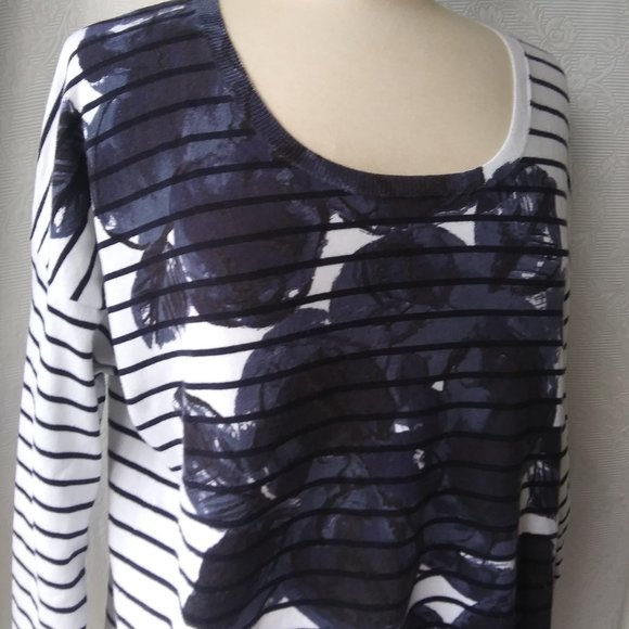 Adrienne Vittadini | Navy and Cream Long Sweater with Graphic Floral | XL - Picture 2 of 12